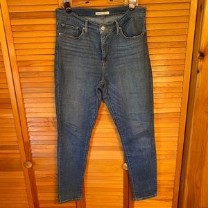 LEVI’S 311 SHAPING SKINNY JEANS